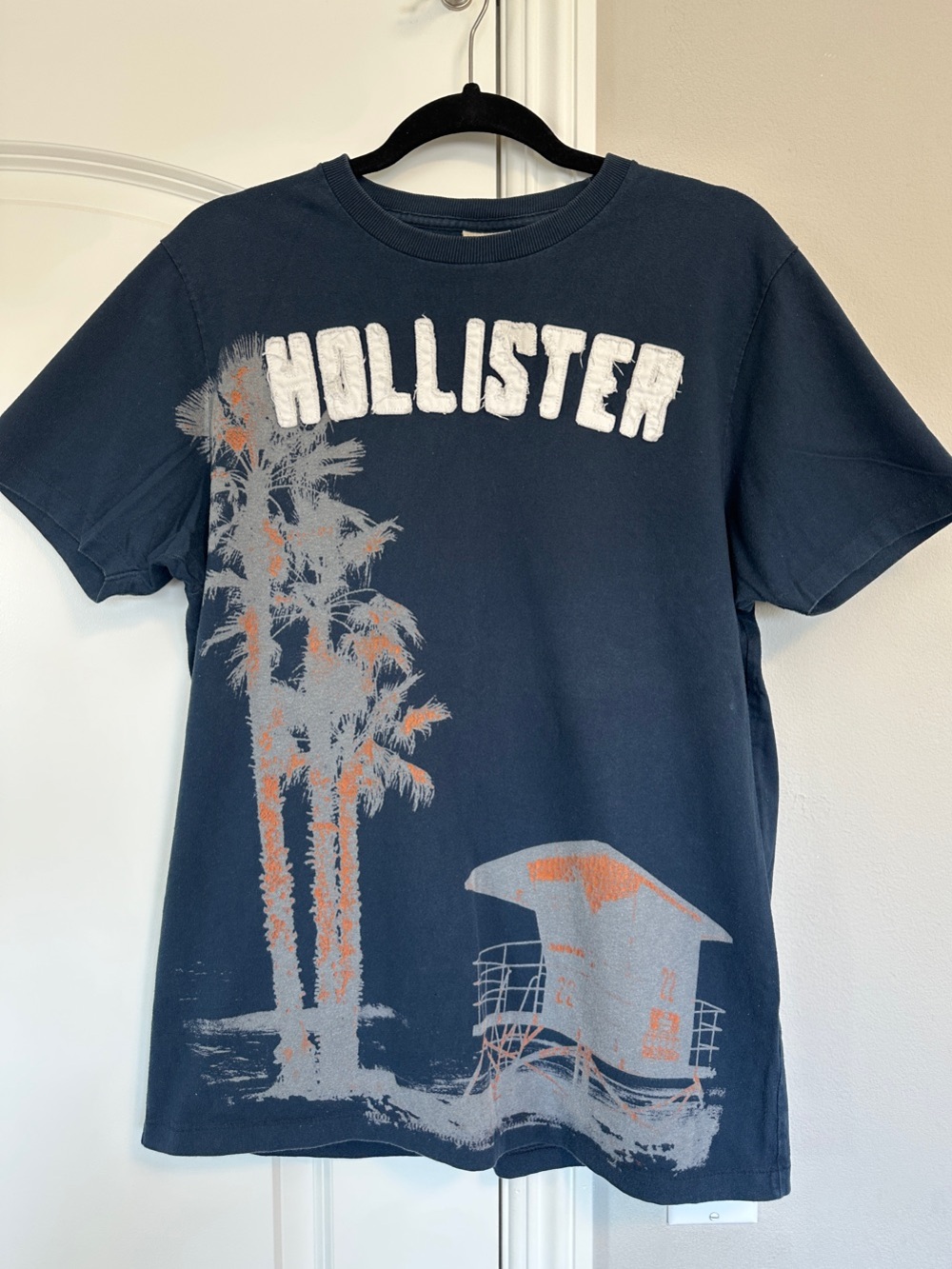Hollister Navy Graphic Palm & Lifeguard Tee - Distressed, Y2K, Retro.